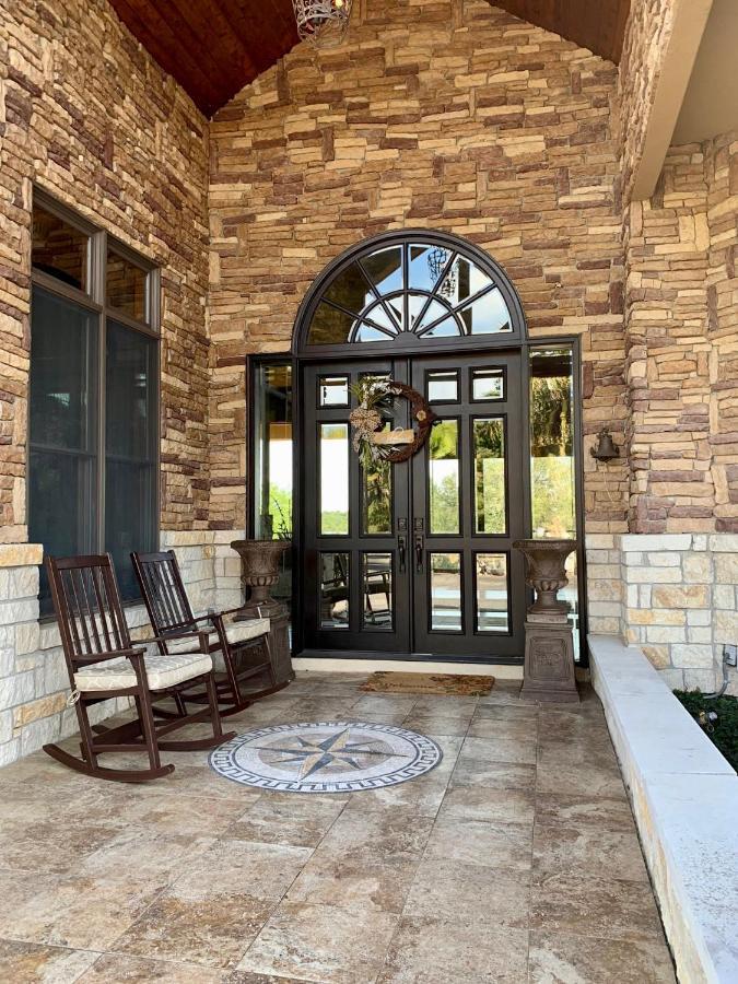 Scenic Hill Country Retreat - Rhino Ranch Villa New Braunfels Exterior photo