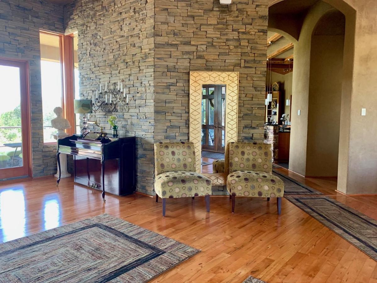 Scenic Hill Country Retreat - Rhino Ranch Villa New Braunfels Exterior photo