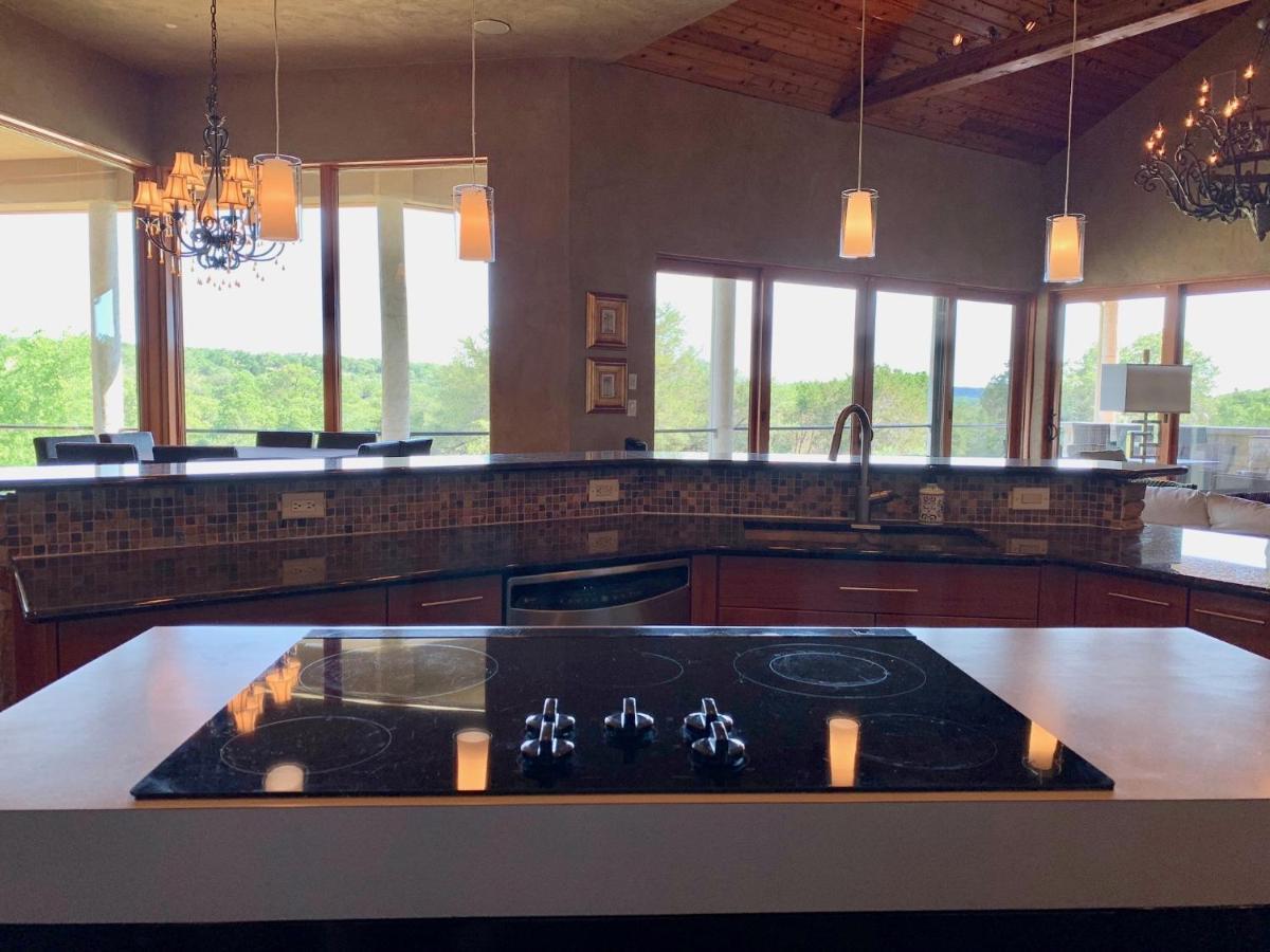 Scenic Hill Country Retreat - Rhino Ranch Villa New Braunfels Exterior photo