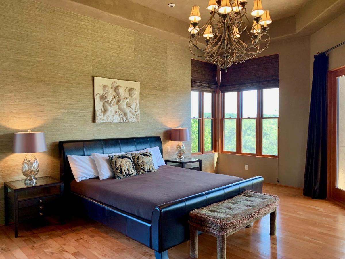 Scenic Hill Country Retreat - Rhino Ranch Villa New Braunfels Exterior photo